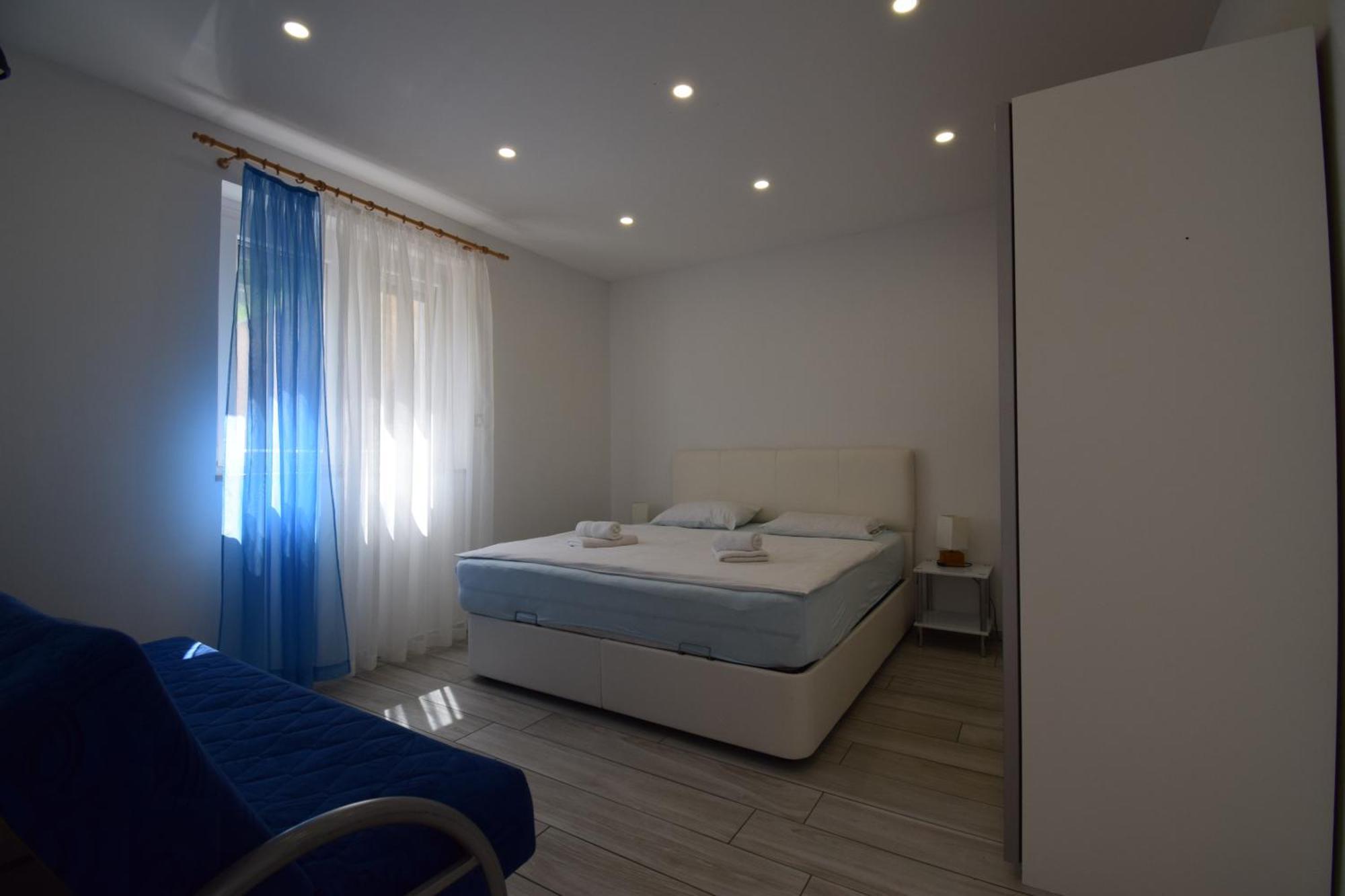 Apartments Bella Vista Lilly Порторож Екстериор снимка